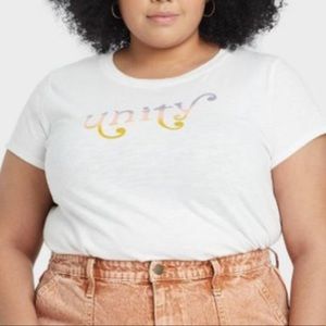 Women's Short Sleeve Graphic T-Shirt NWT